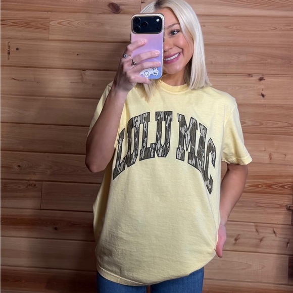 Lulu Mac Butter Yellow Mossy Oak Camo T-Shirt - Picture 2 of 3